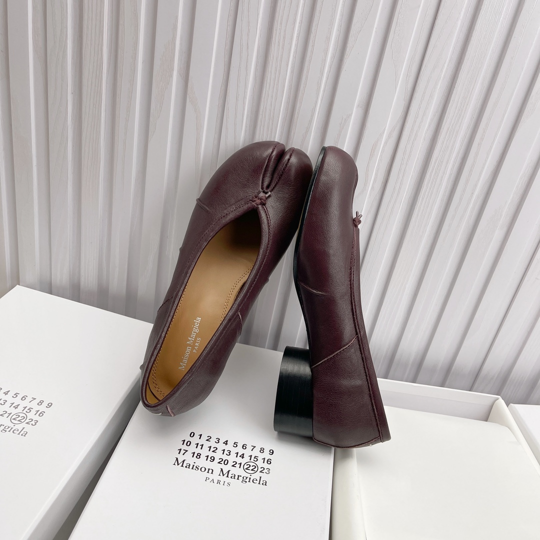 Women's shoes collection