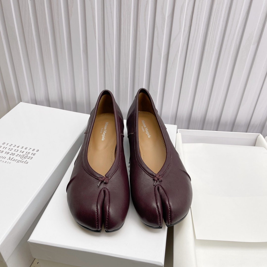 Women's shoes collection