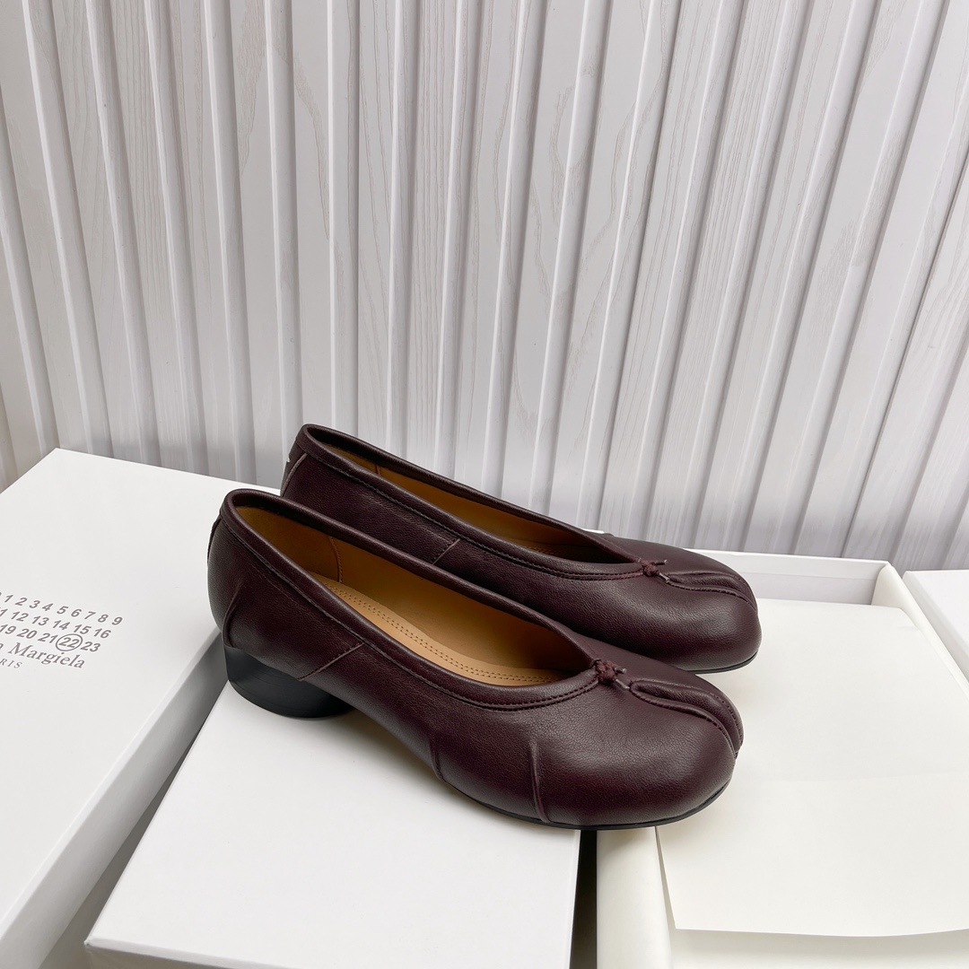 Women's shoes collection
