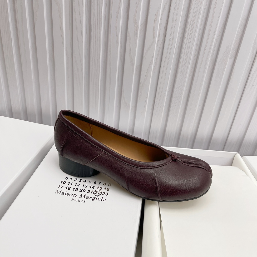 Women's shoes collection