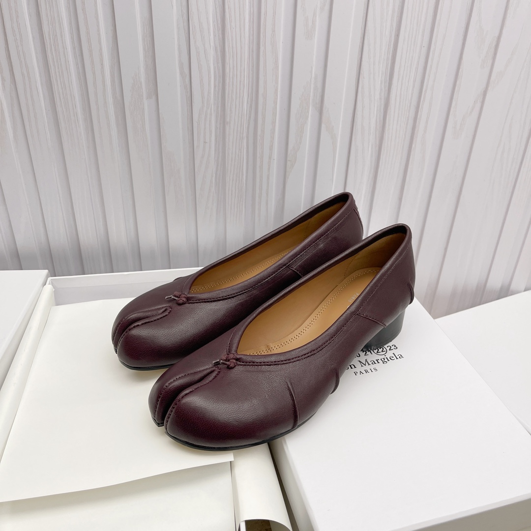 Women's shoes collection