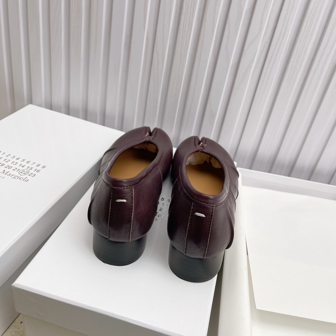 Women's shoes collection