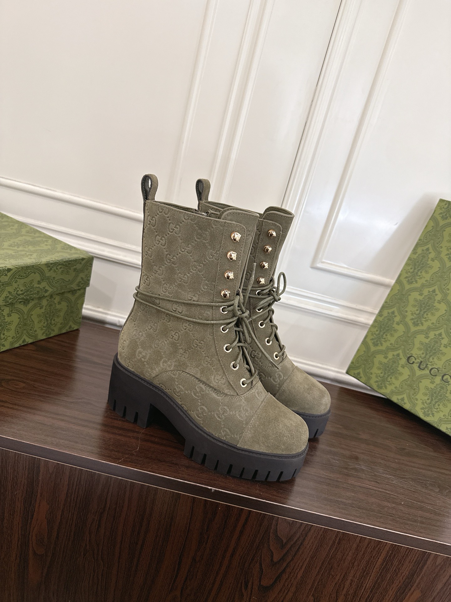 Women's shoes collection