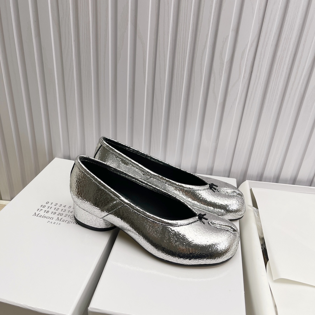 Women's shoes collection