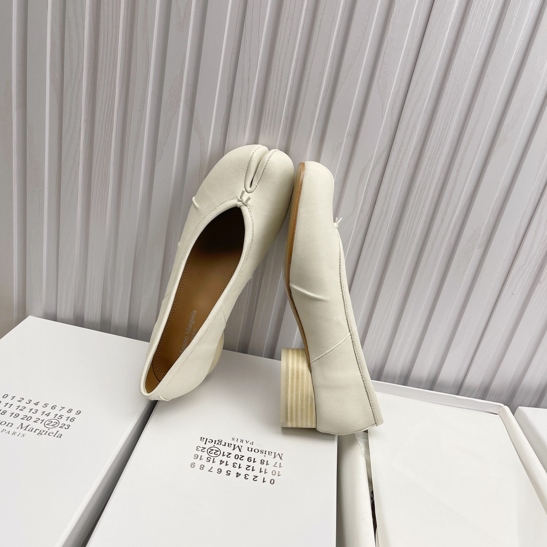 Women's shoes collection