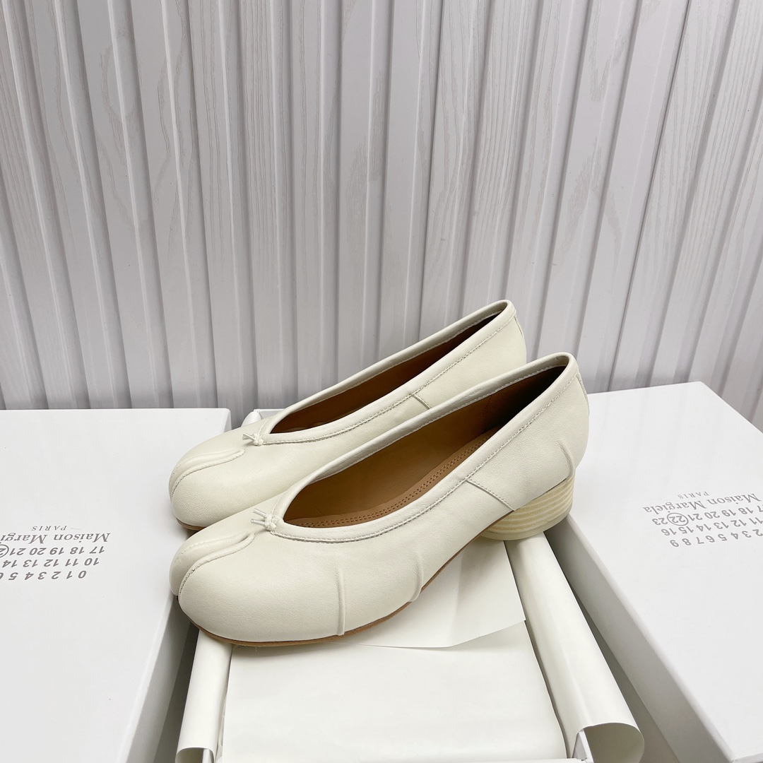 Women's shoes collection