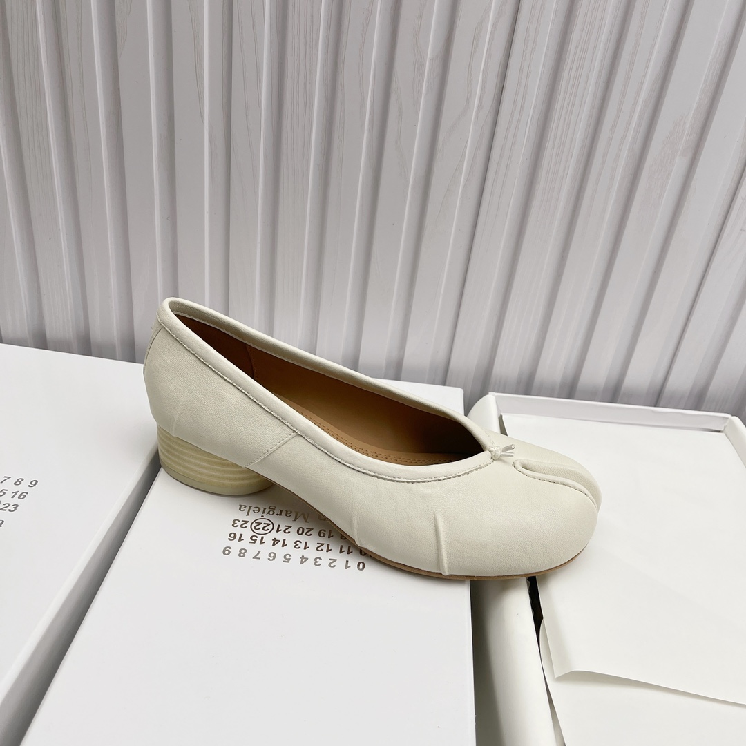 Women's shoes collection