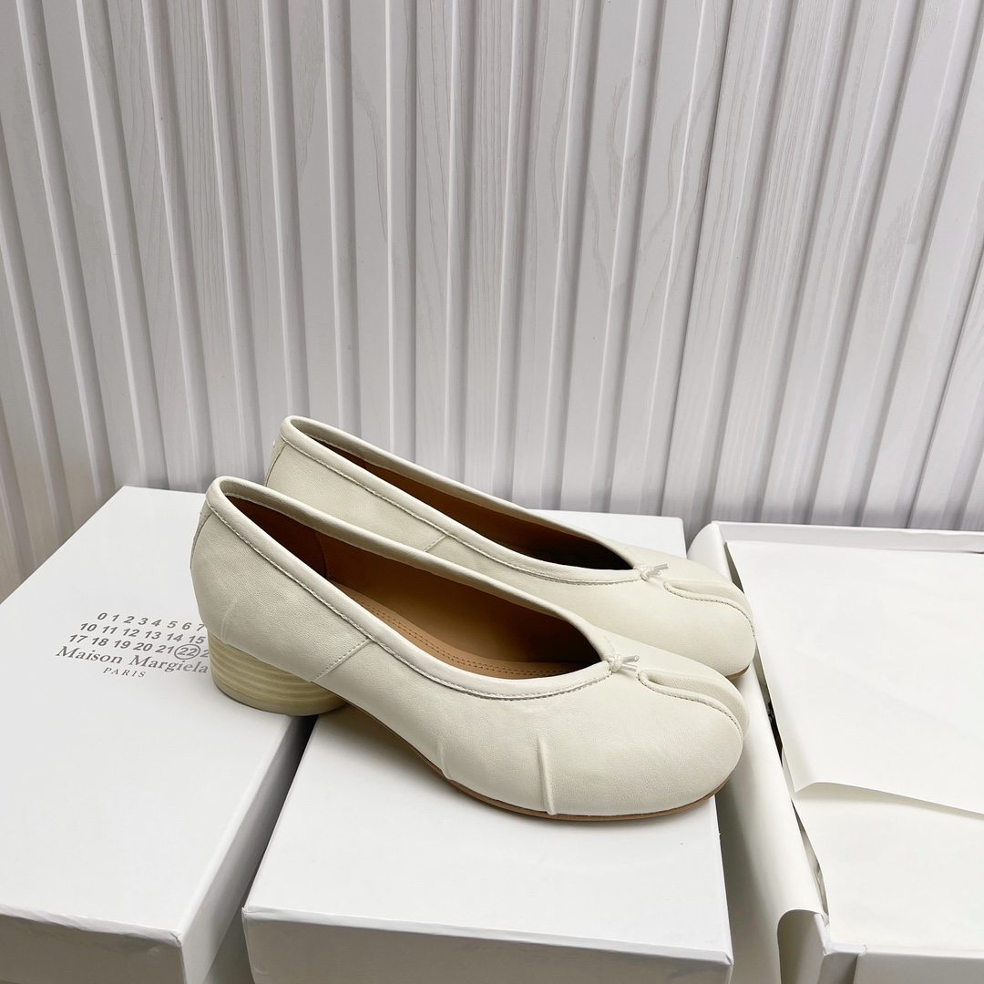Women's shoes collection
