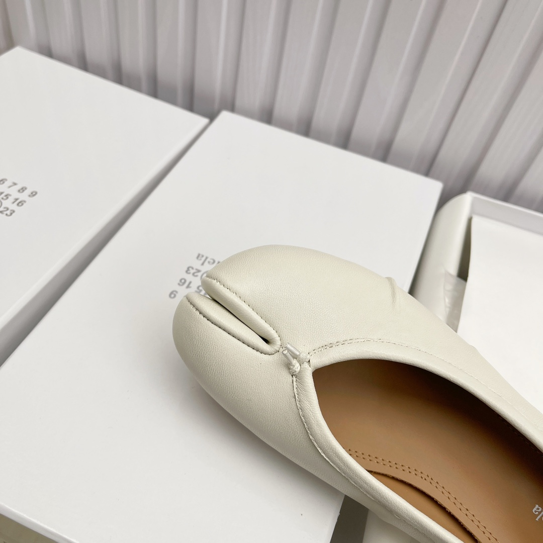 Women's shoes collection