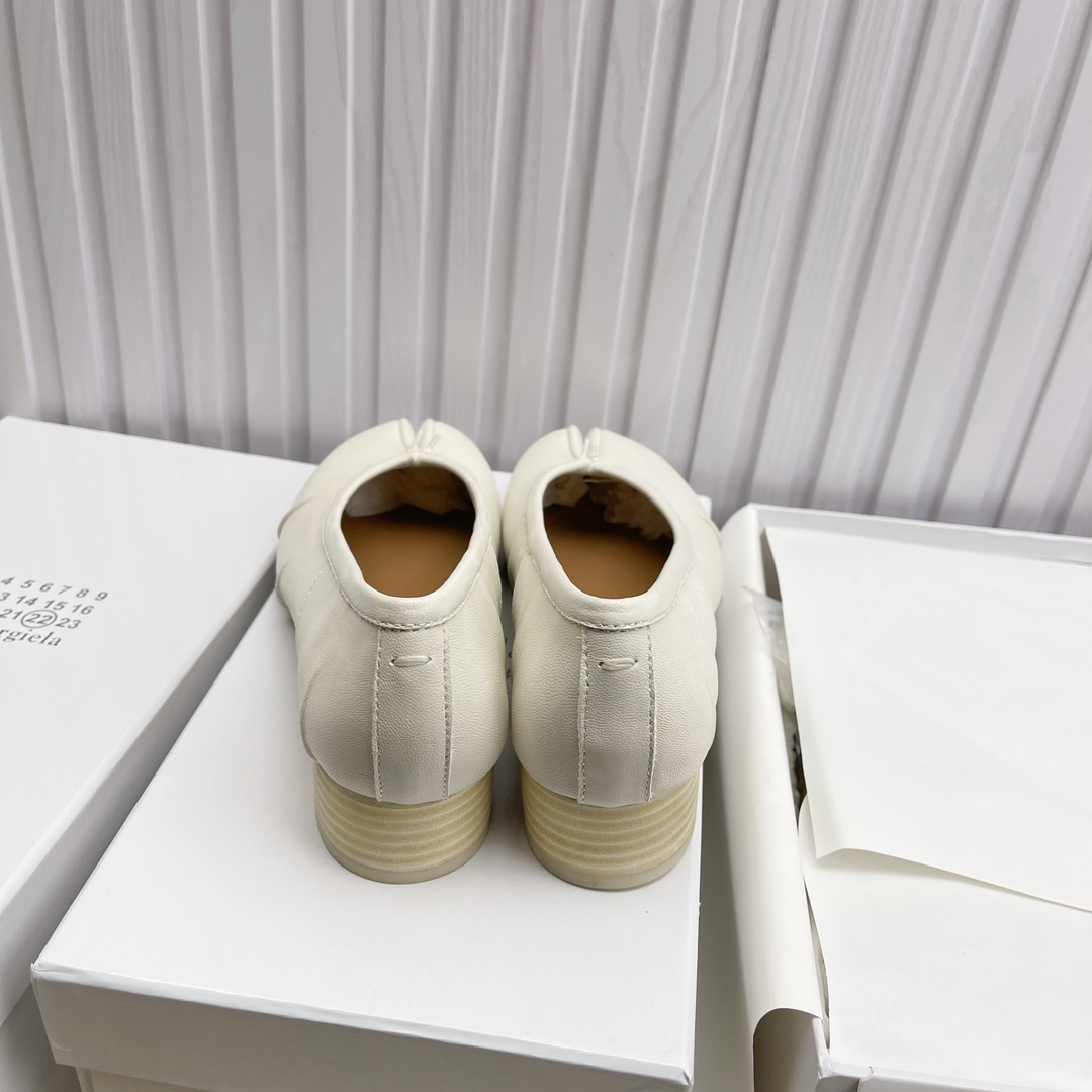 Women's shoes collection