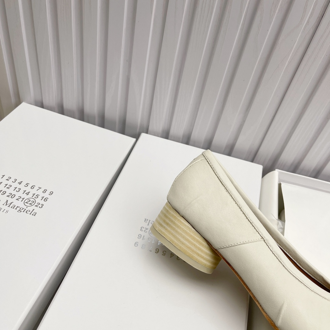 Women's shoes collection