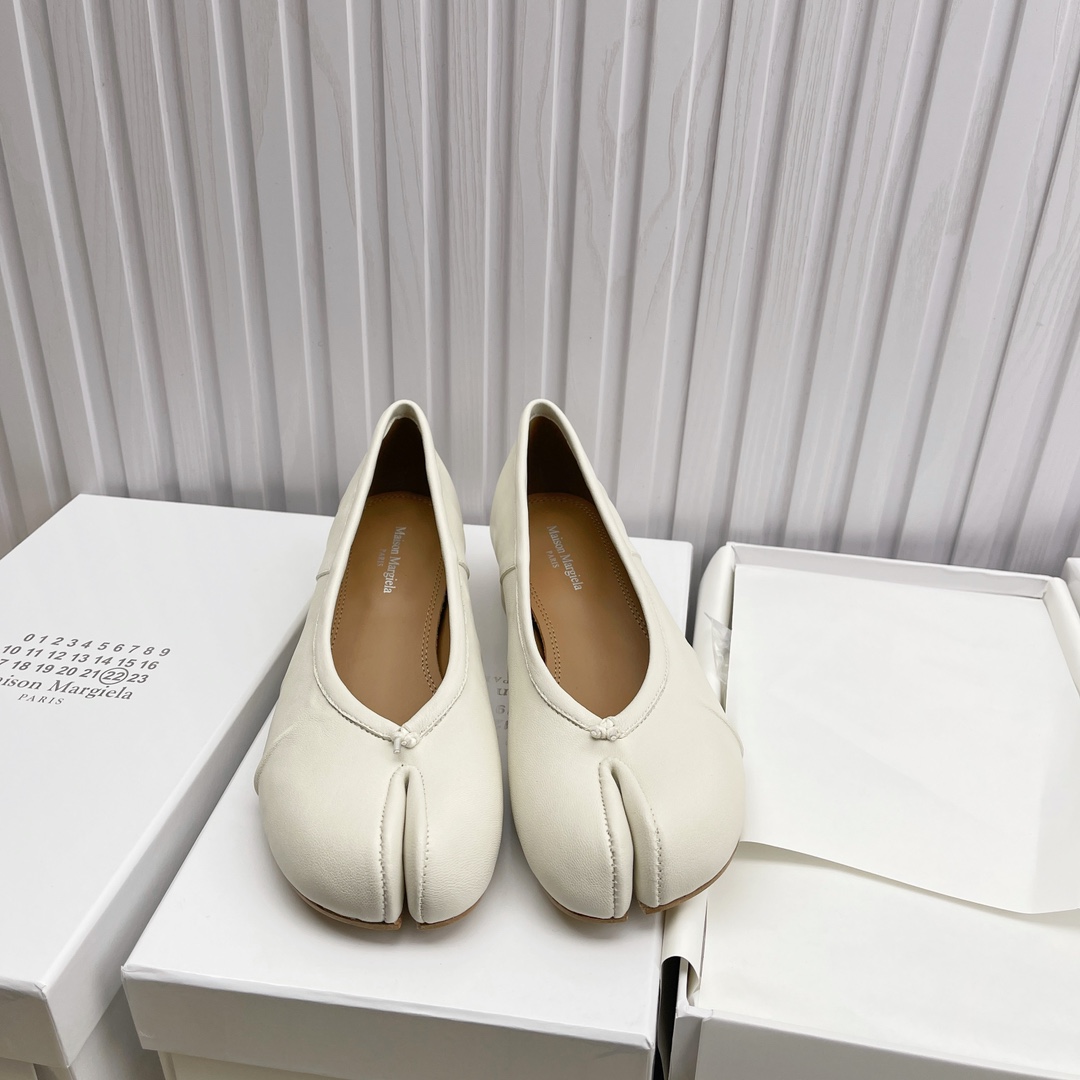 Women's shoes collection