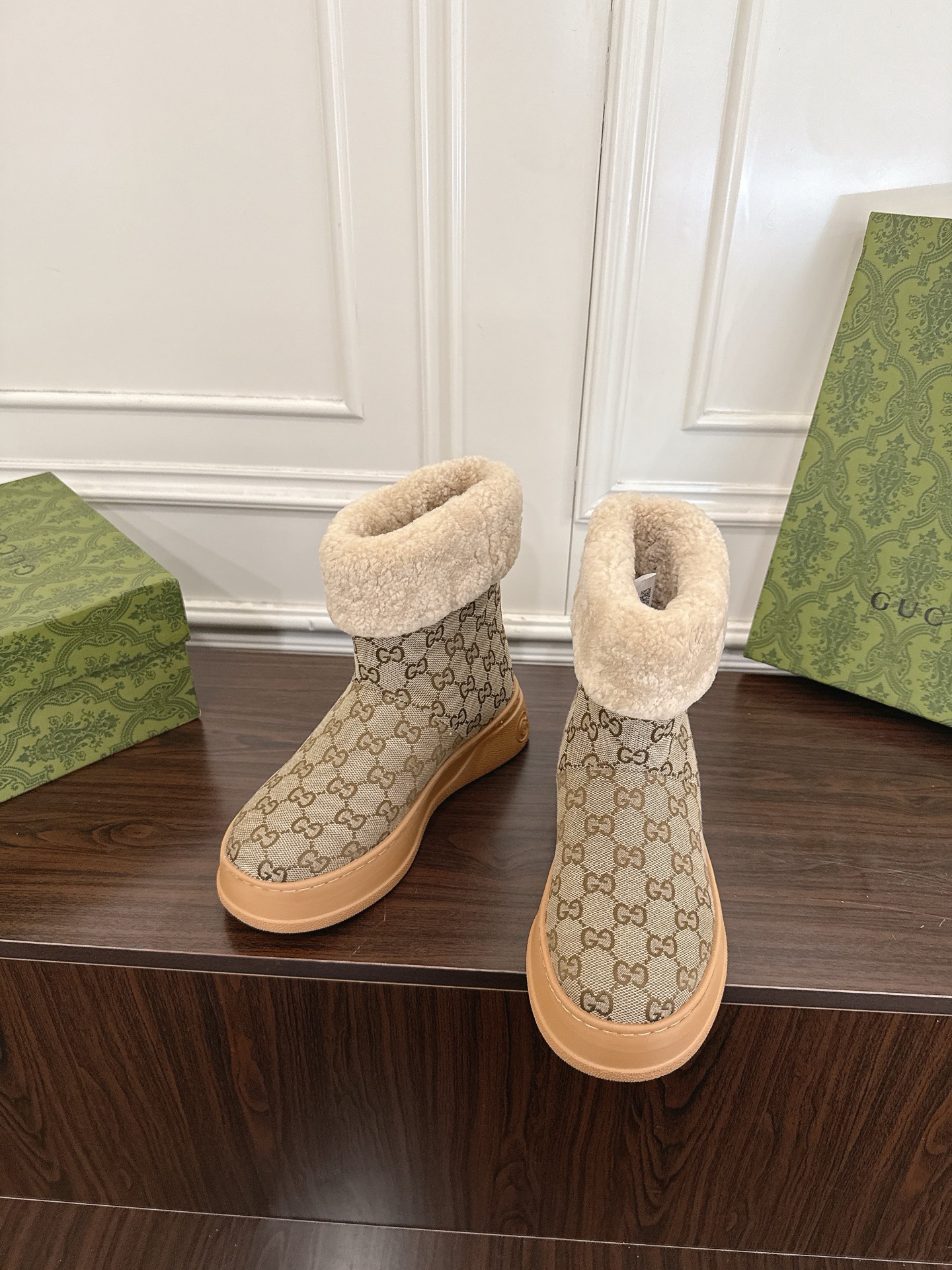 Women's shoes collection