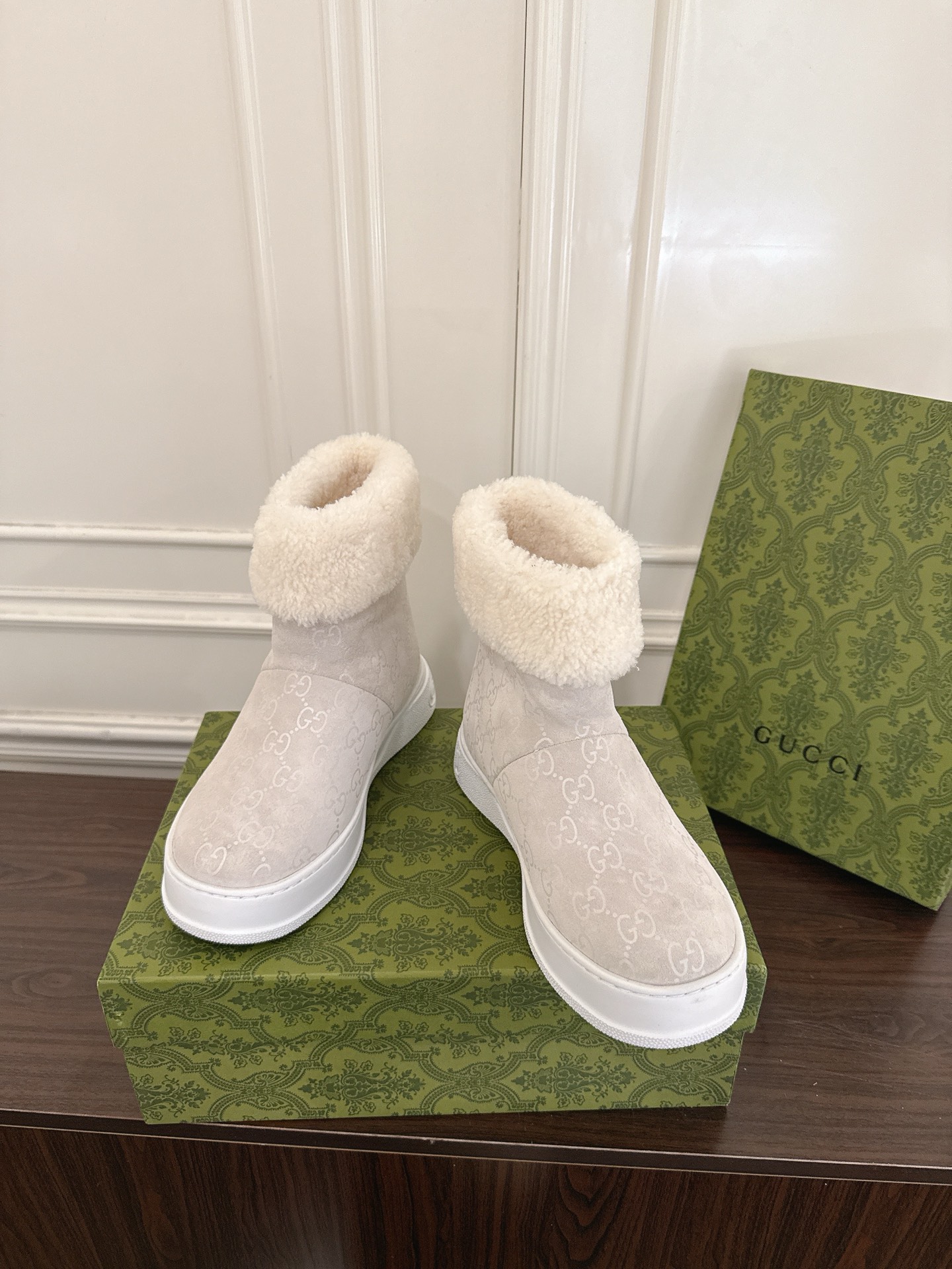 Women's shoes collection