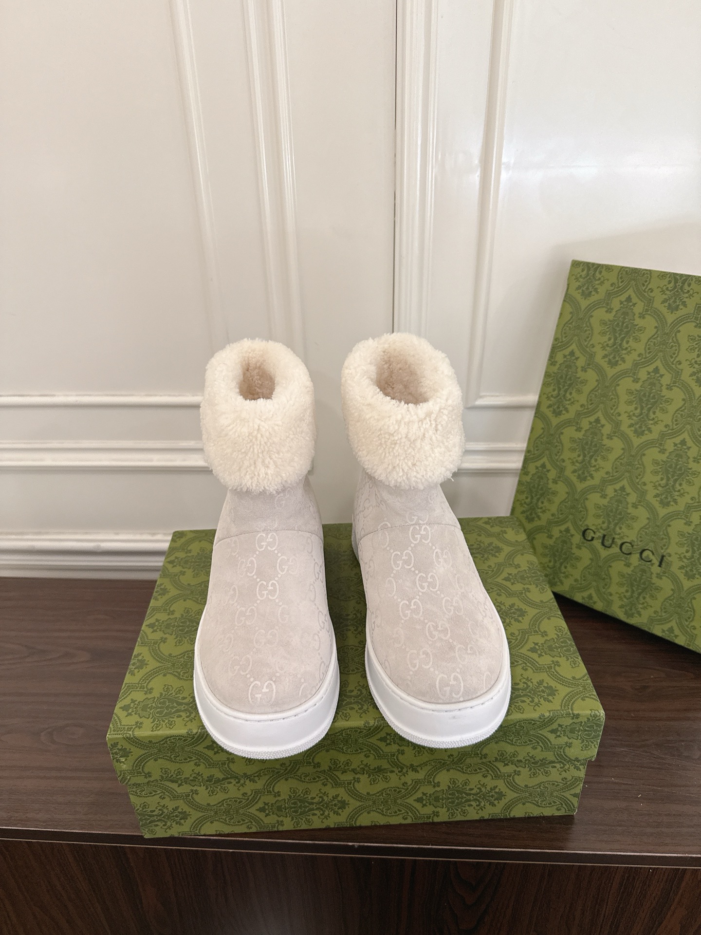 Women's shoes collection
