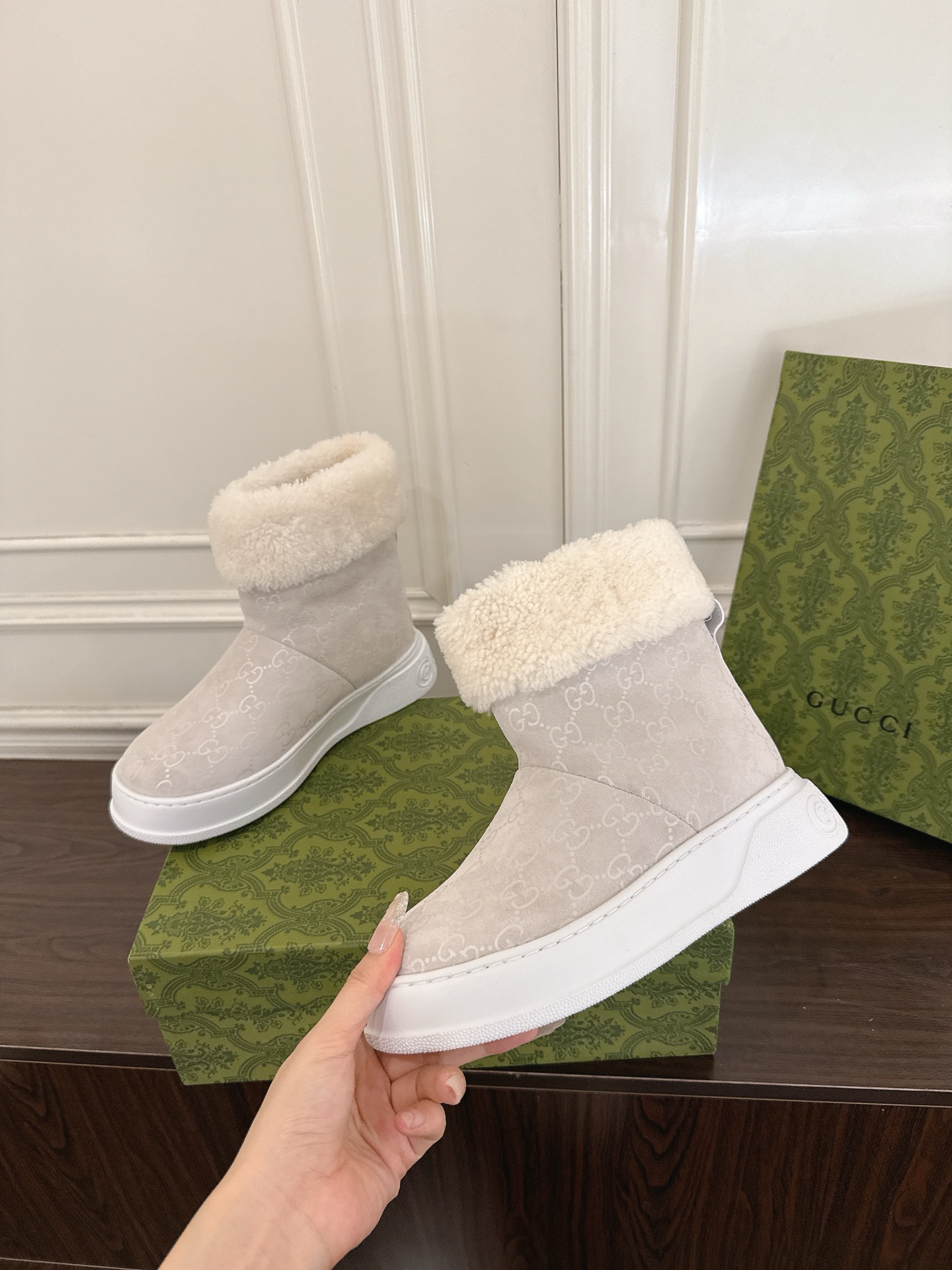 Women's shoes collection