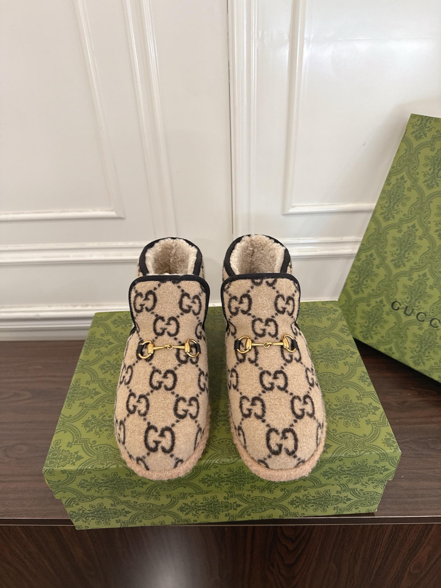 Women's shoes collection