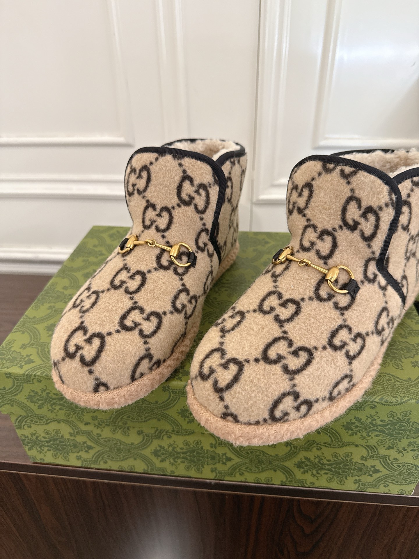 Women's shoes collection