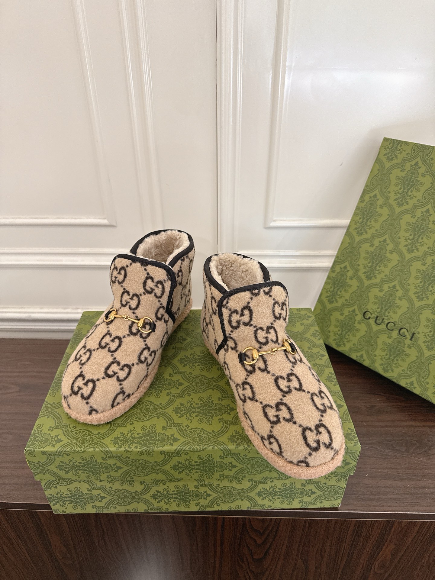 Women's shoes collection