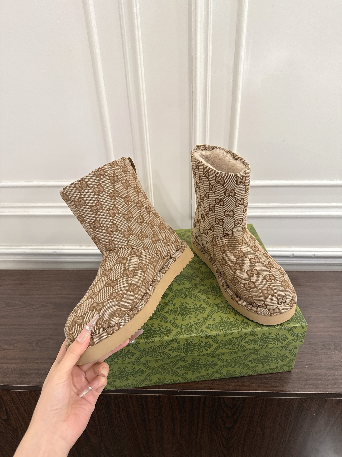Women's shoes collection