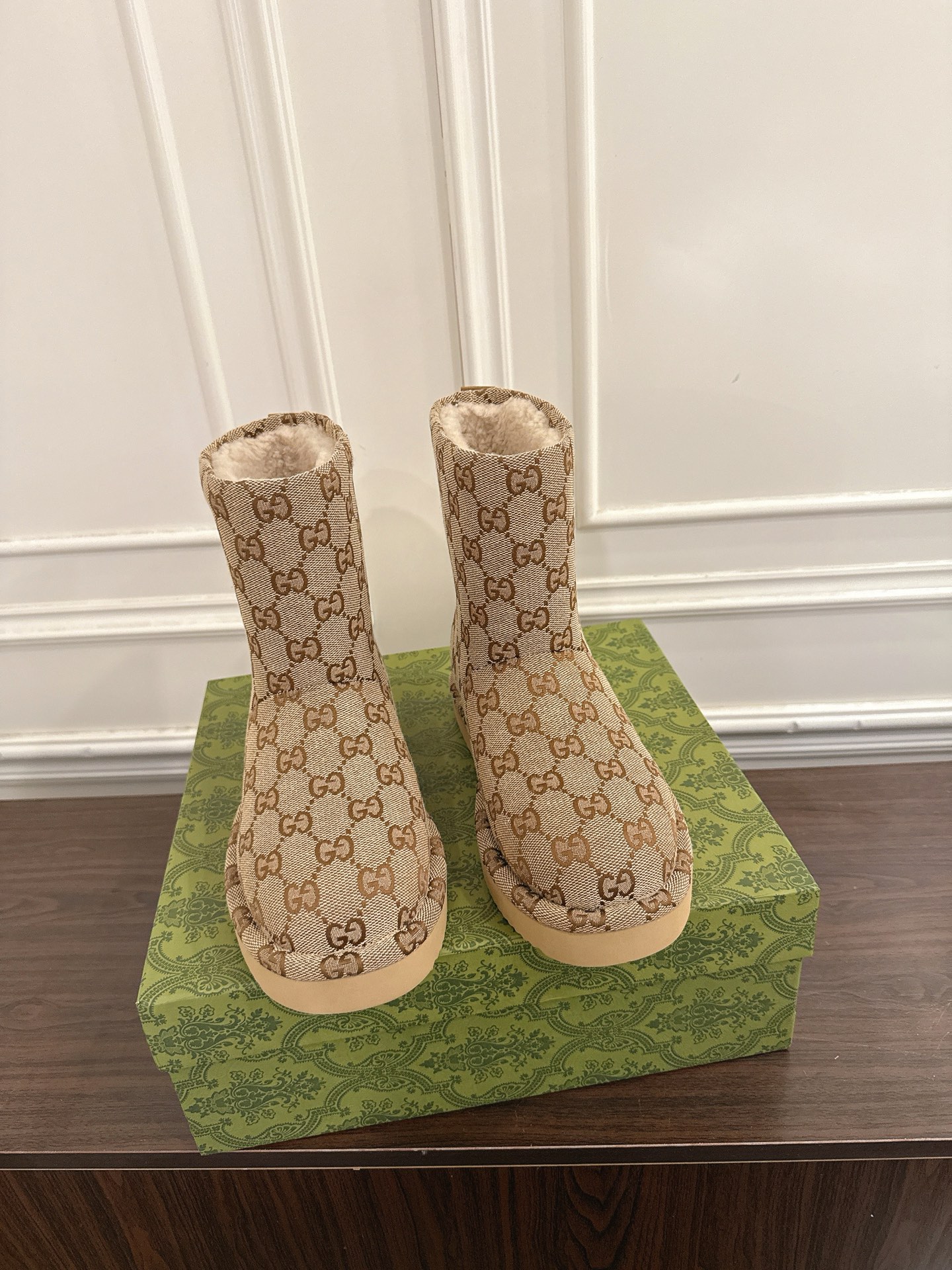 Women's shoes collection