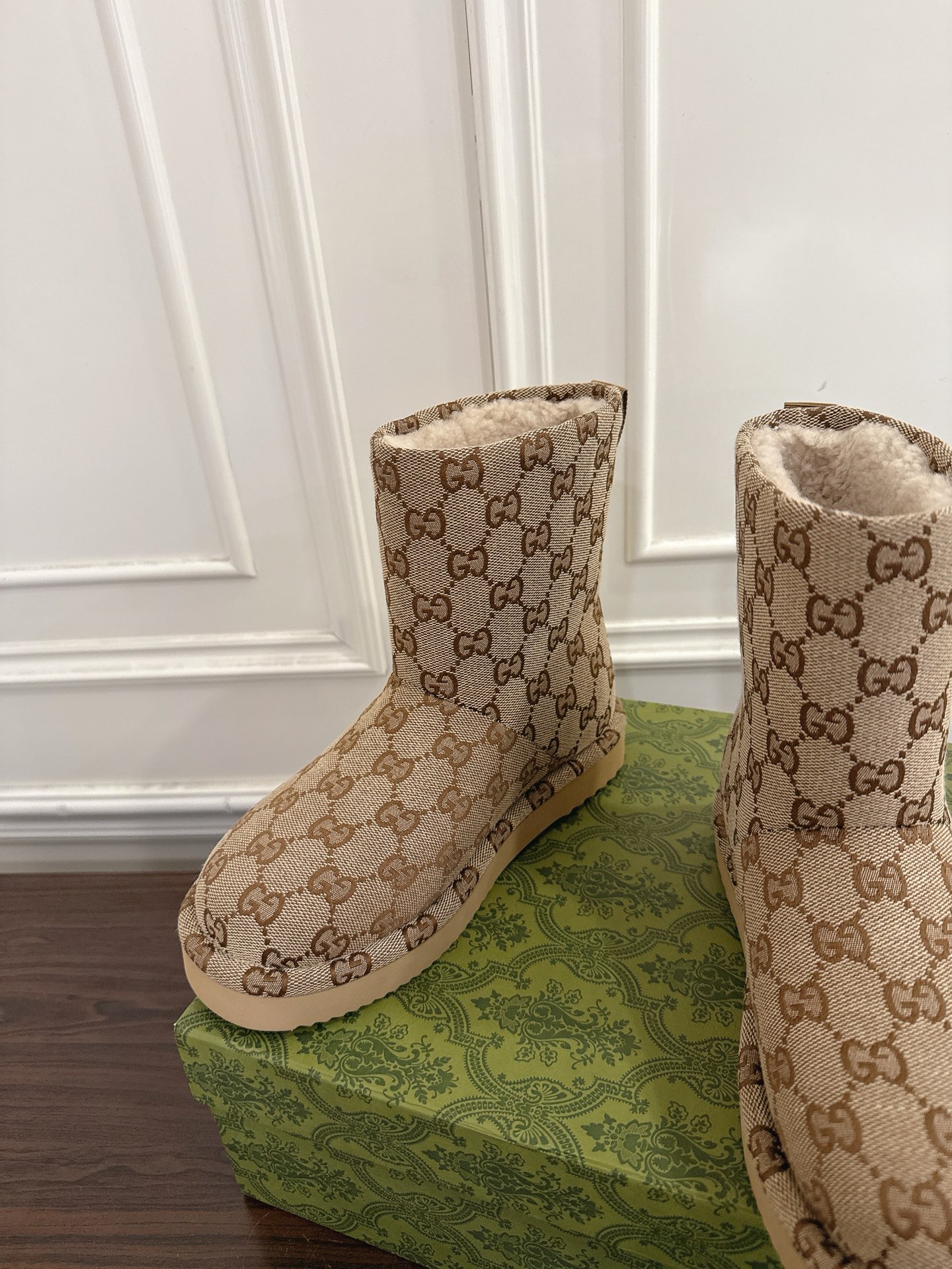 Women's shoes collection