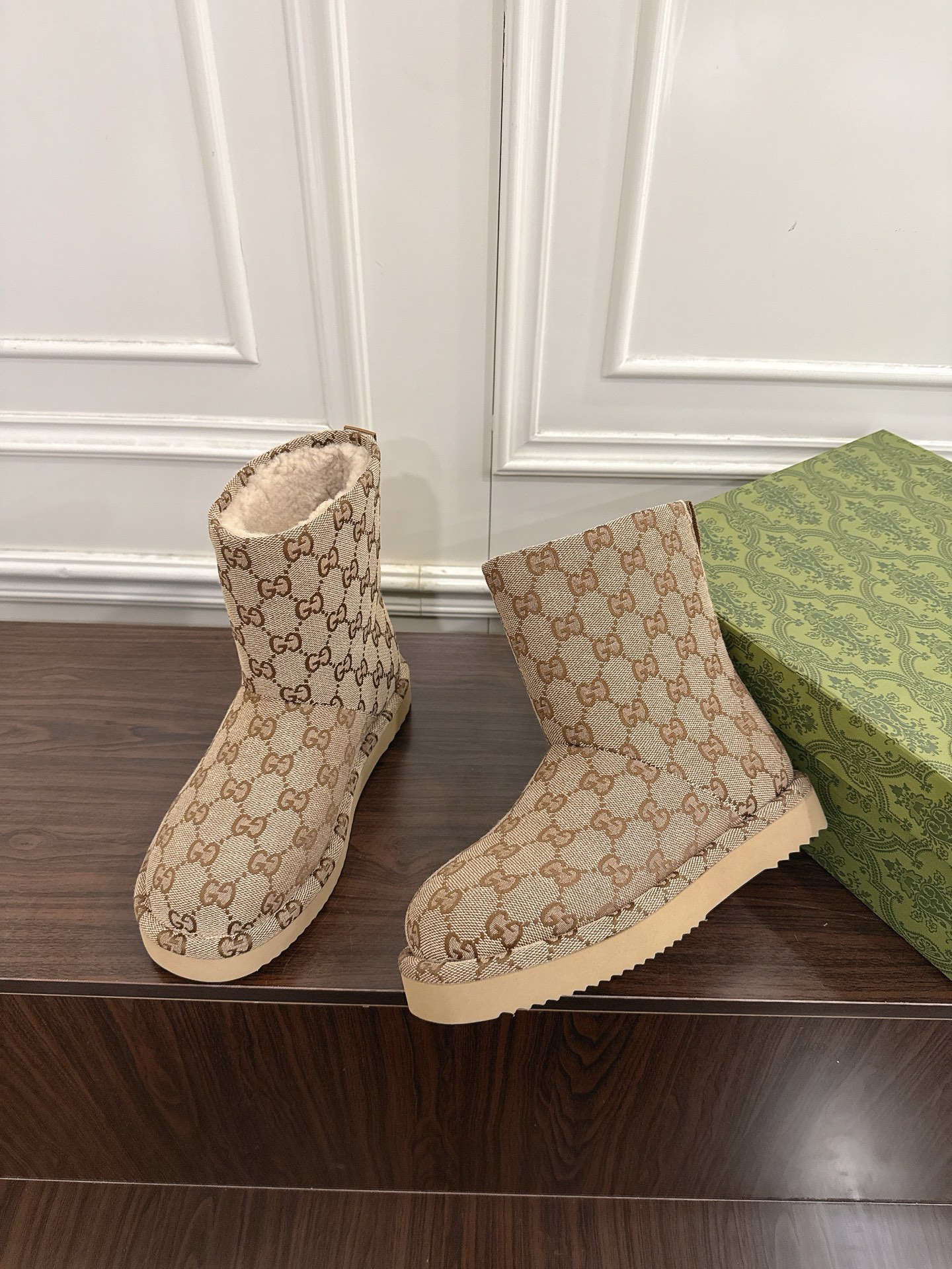 Women's shoes collection