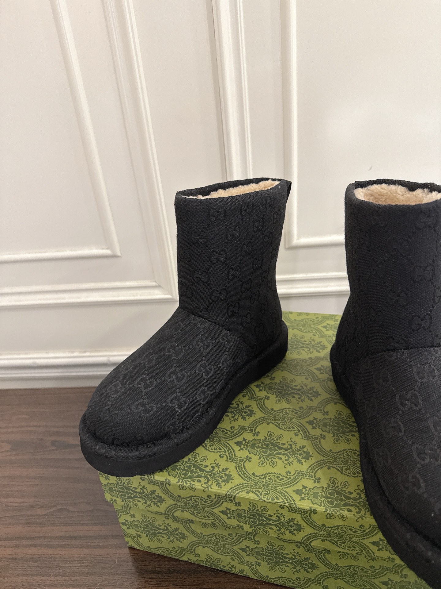 Women's shoes collection