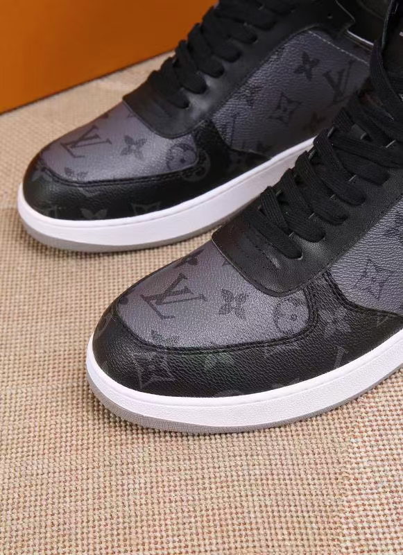 LV shoe