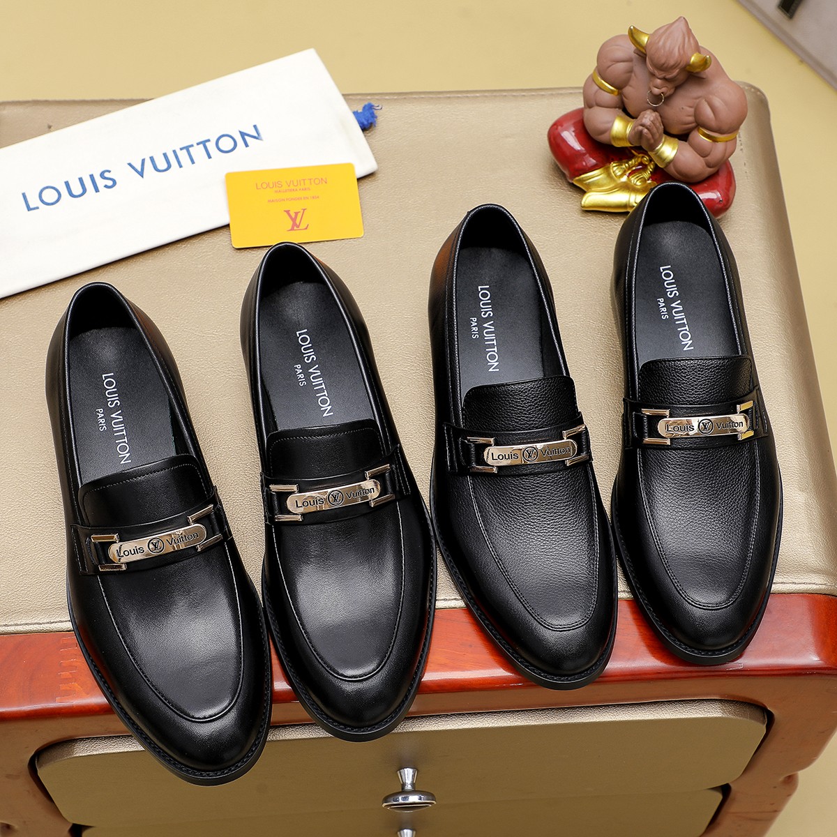 LV shoe