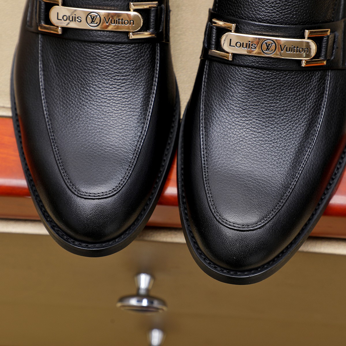 LV shoe
