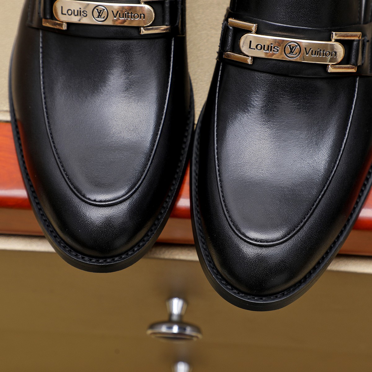 LV shoe