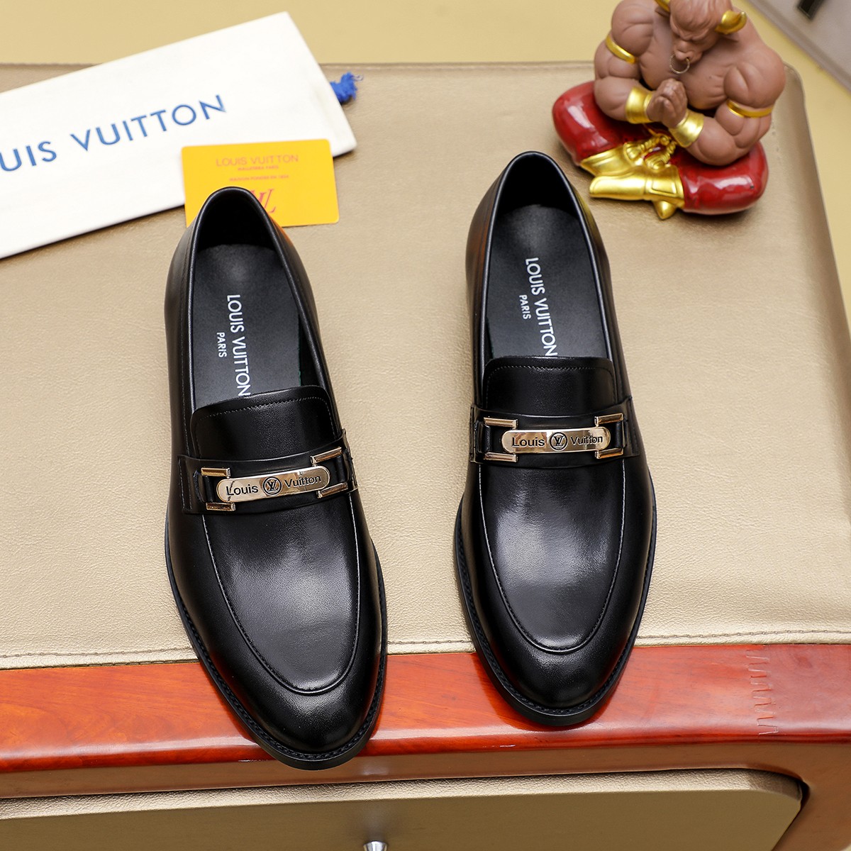 LV shoe
