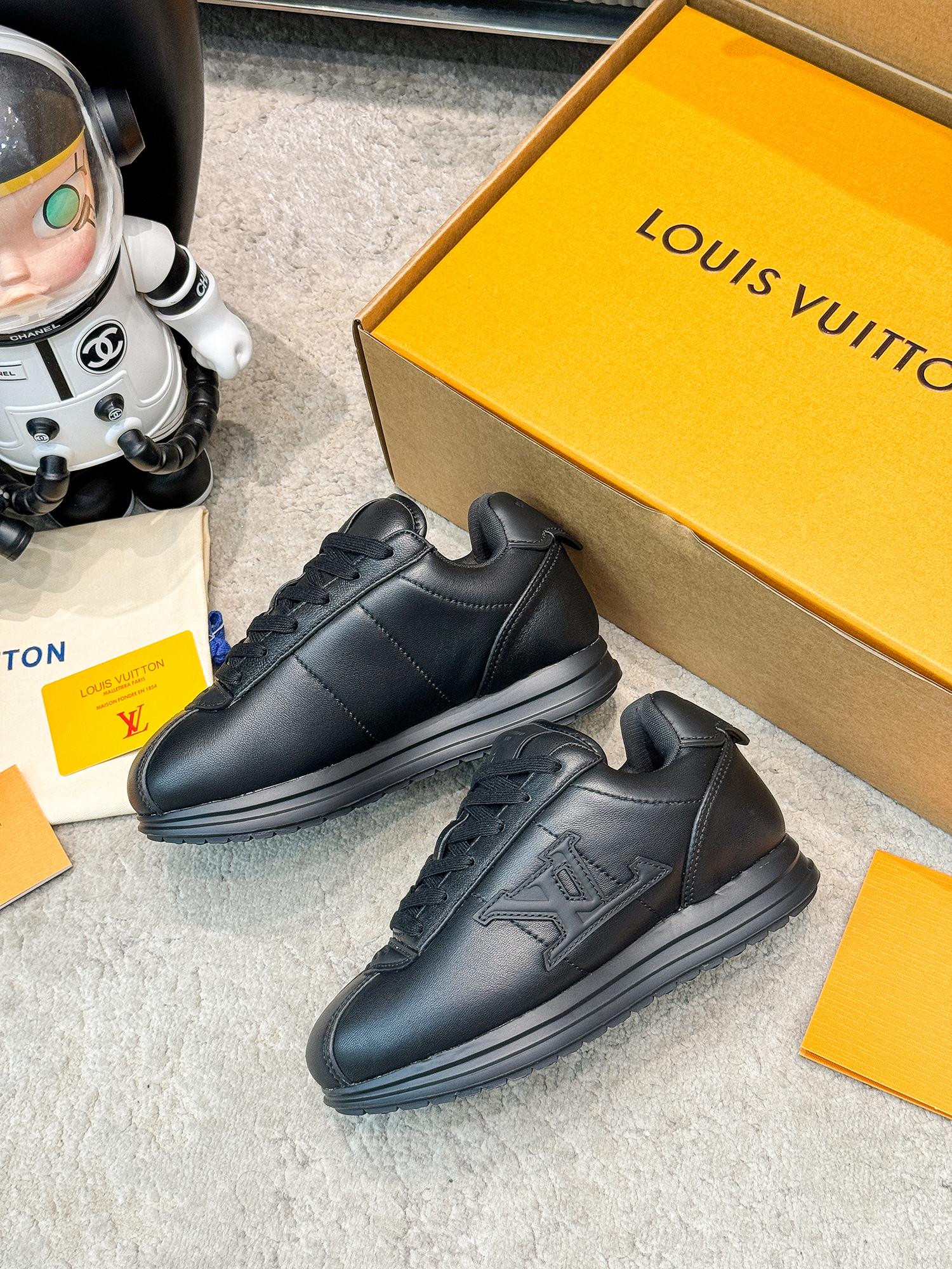 LV shoe