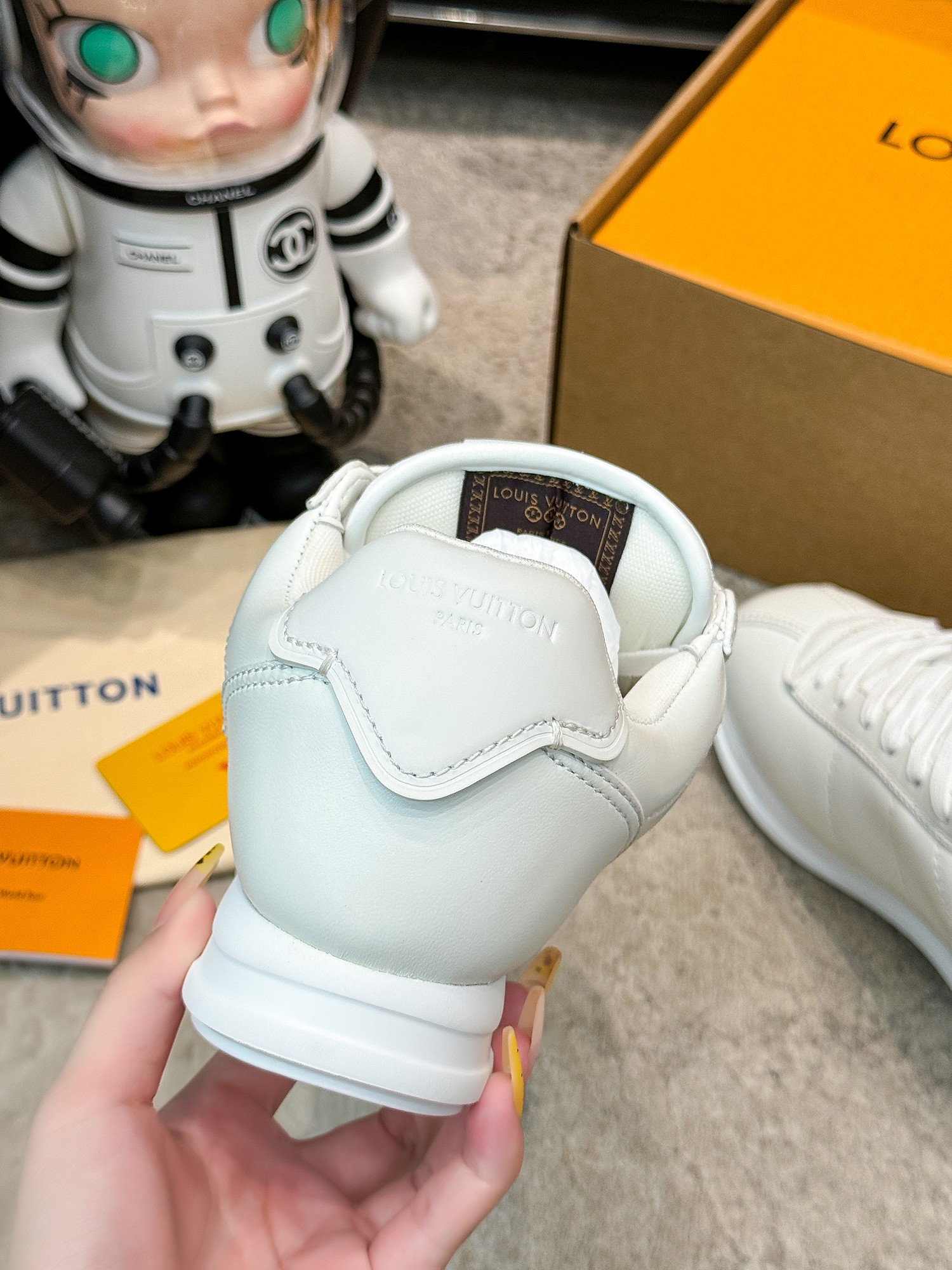 LV shoe