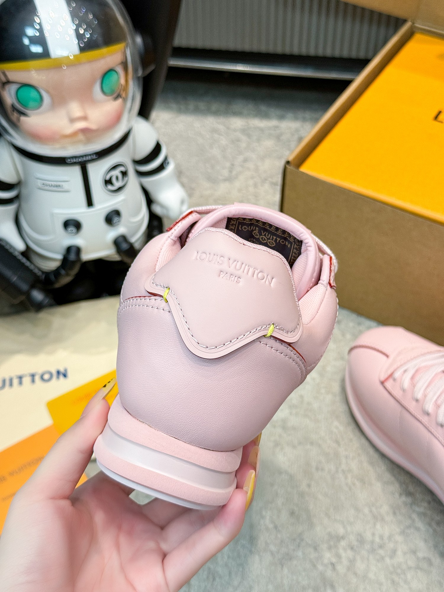 LV shoe