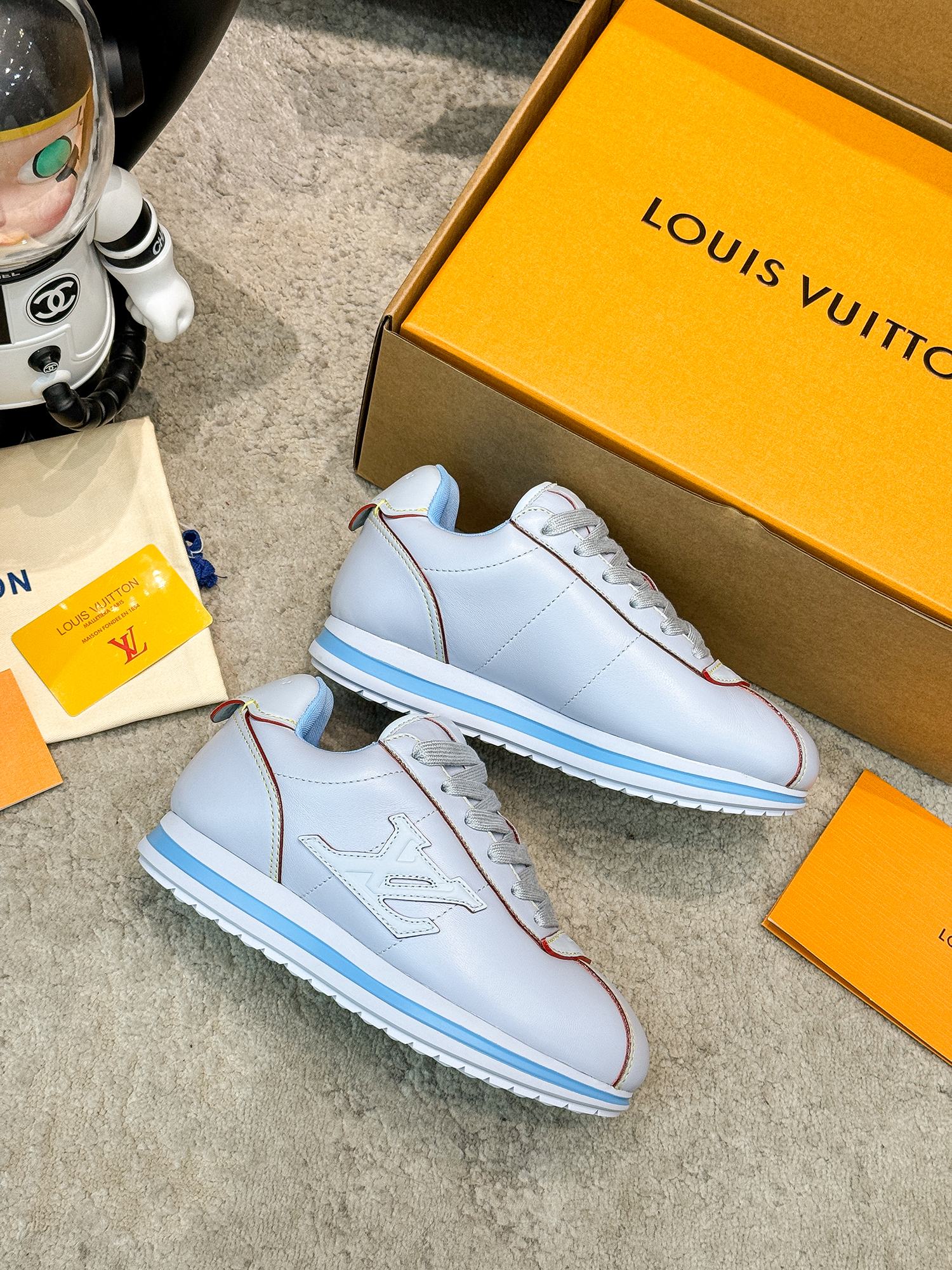 LV shoe