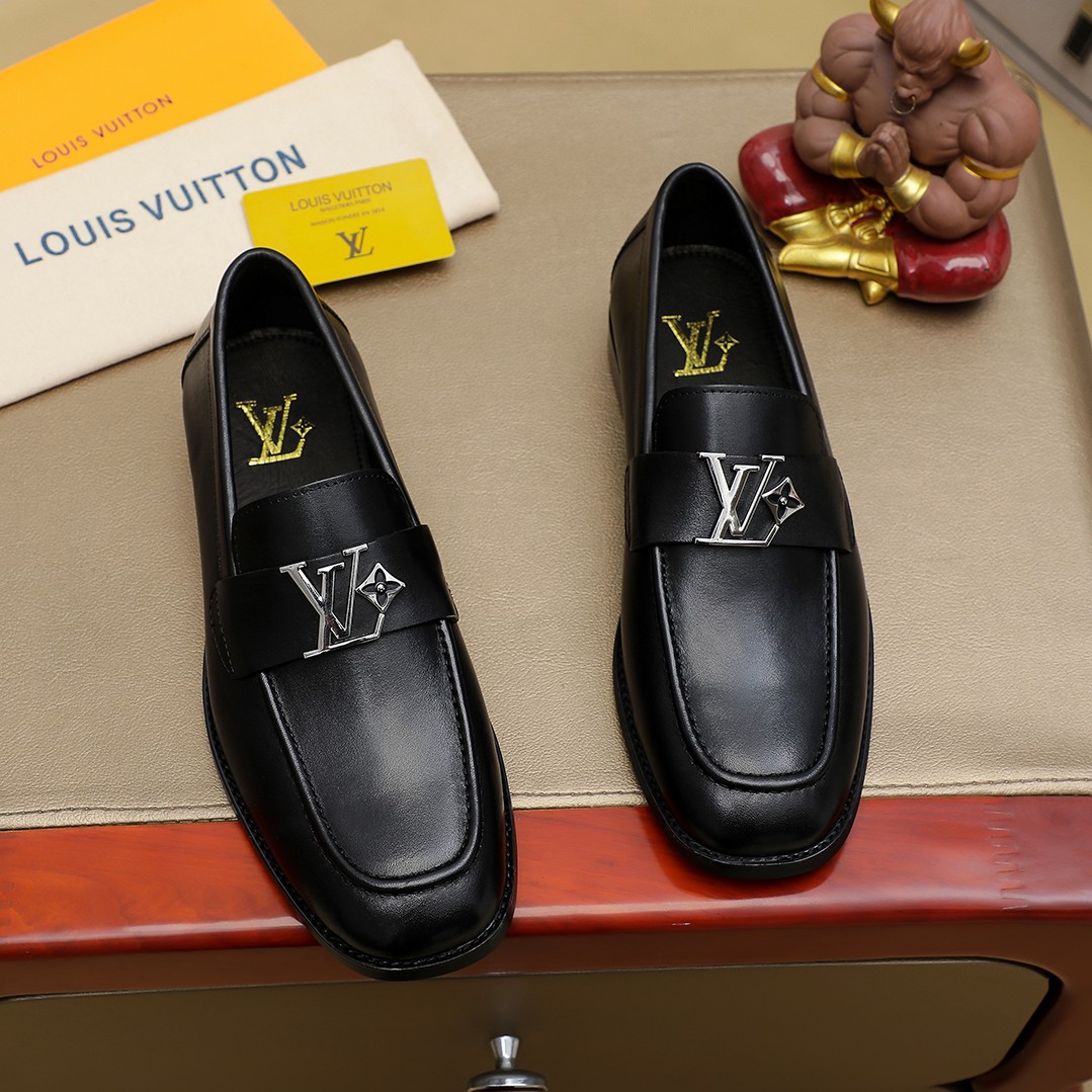 LV shoe