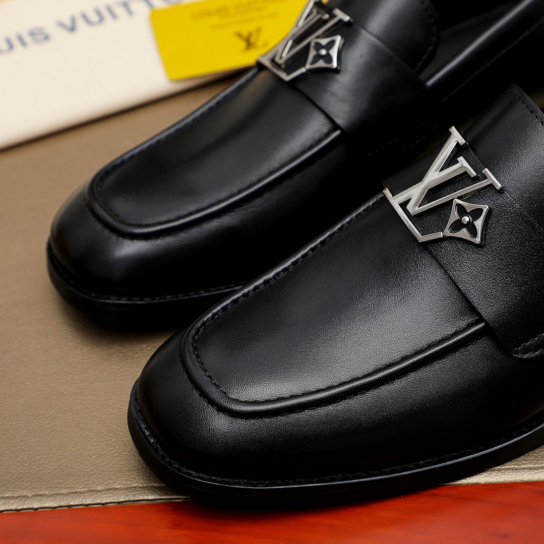LV shoe