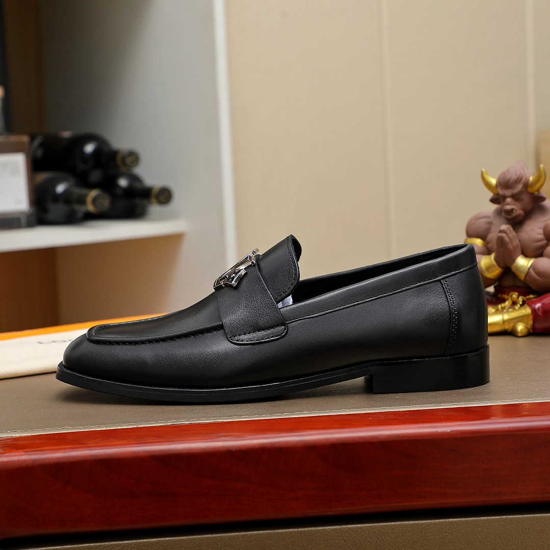 LV shoe