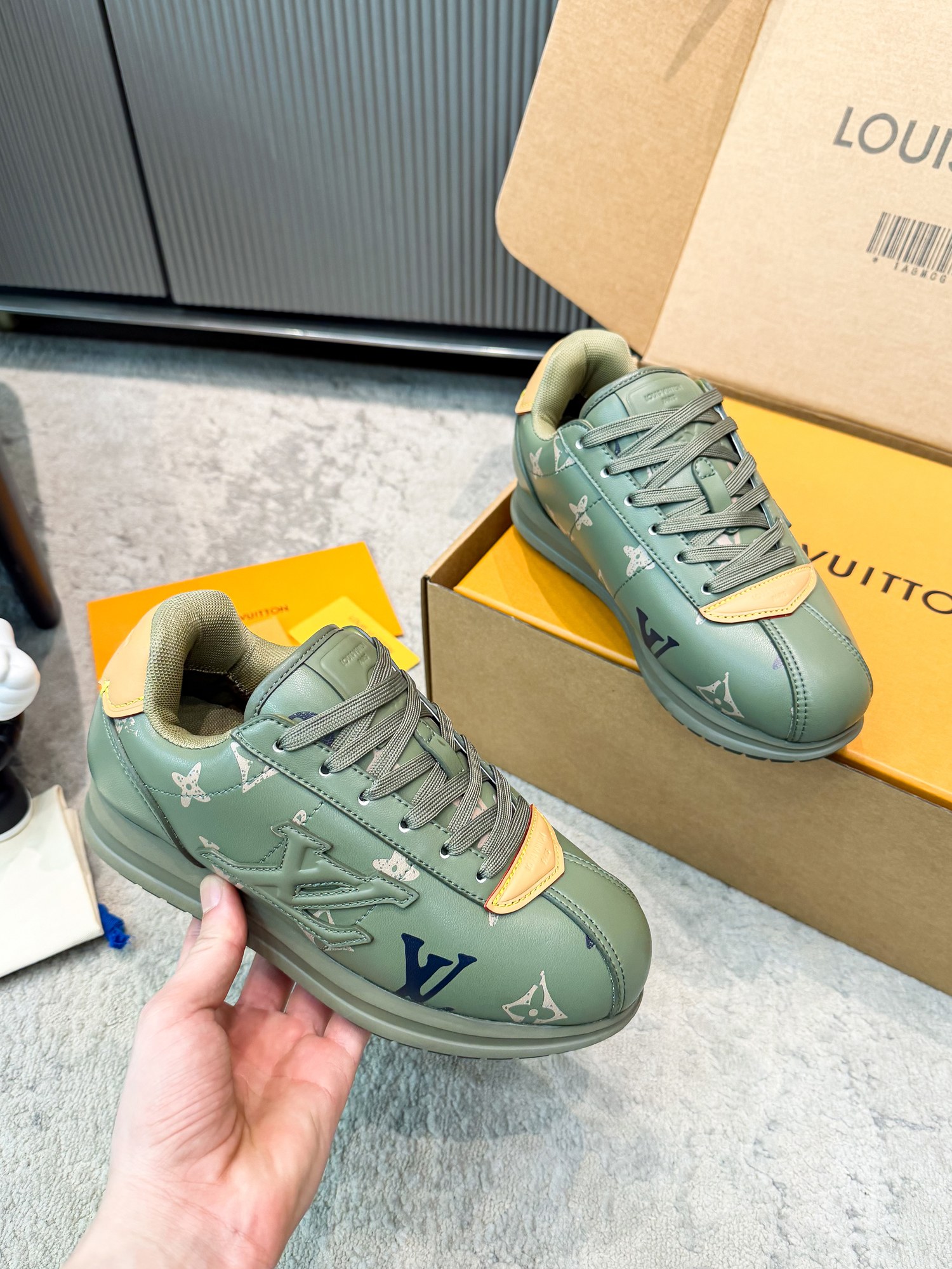 LV shoe