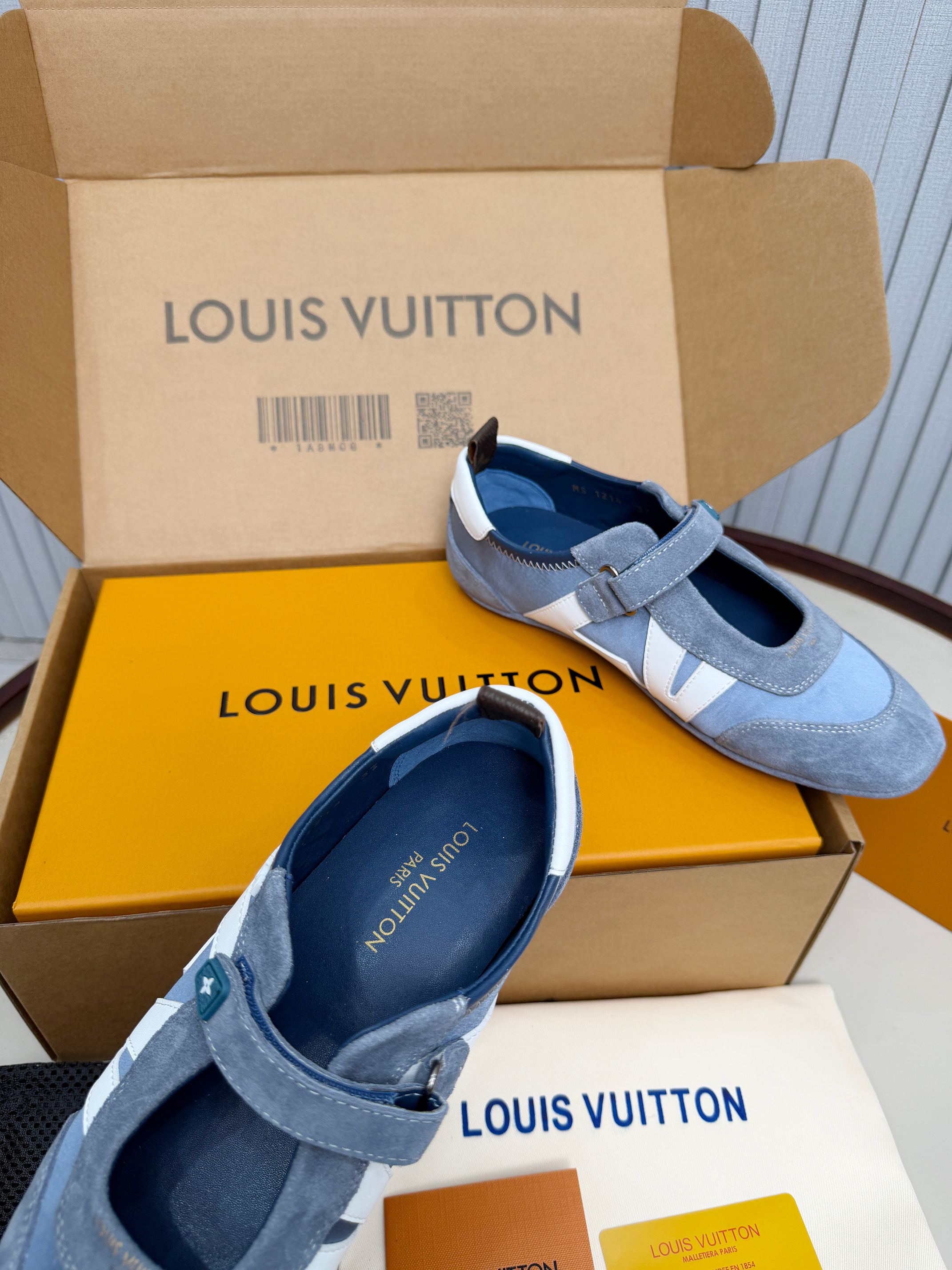 LV shoe