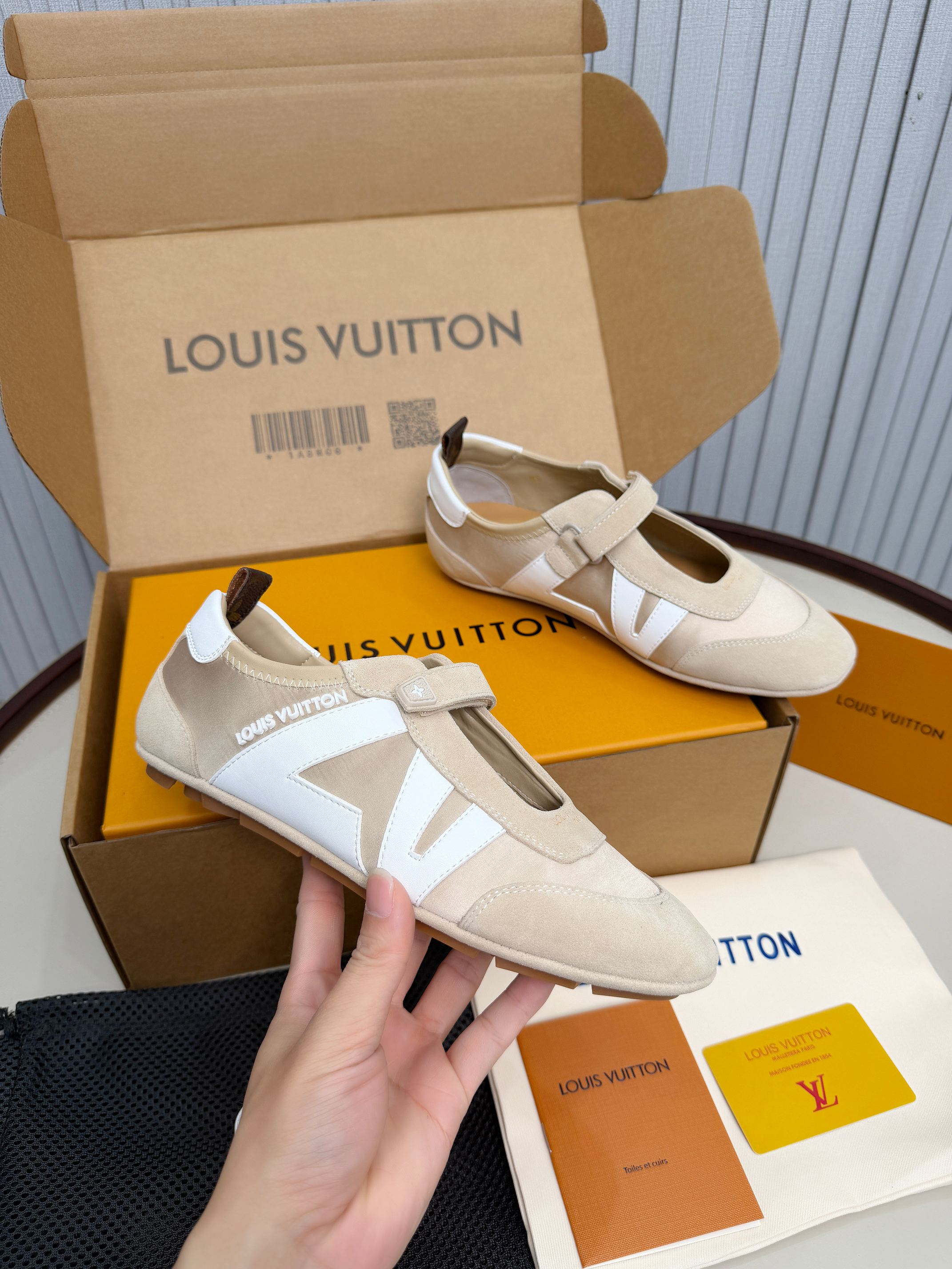 LV shoe
