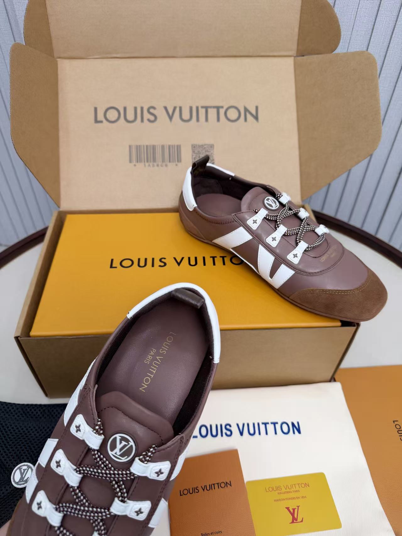 LV shoe