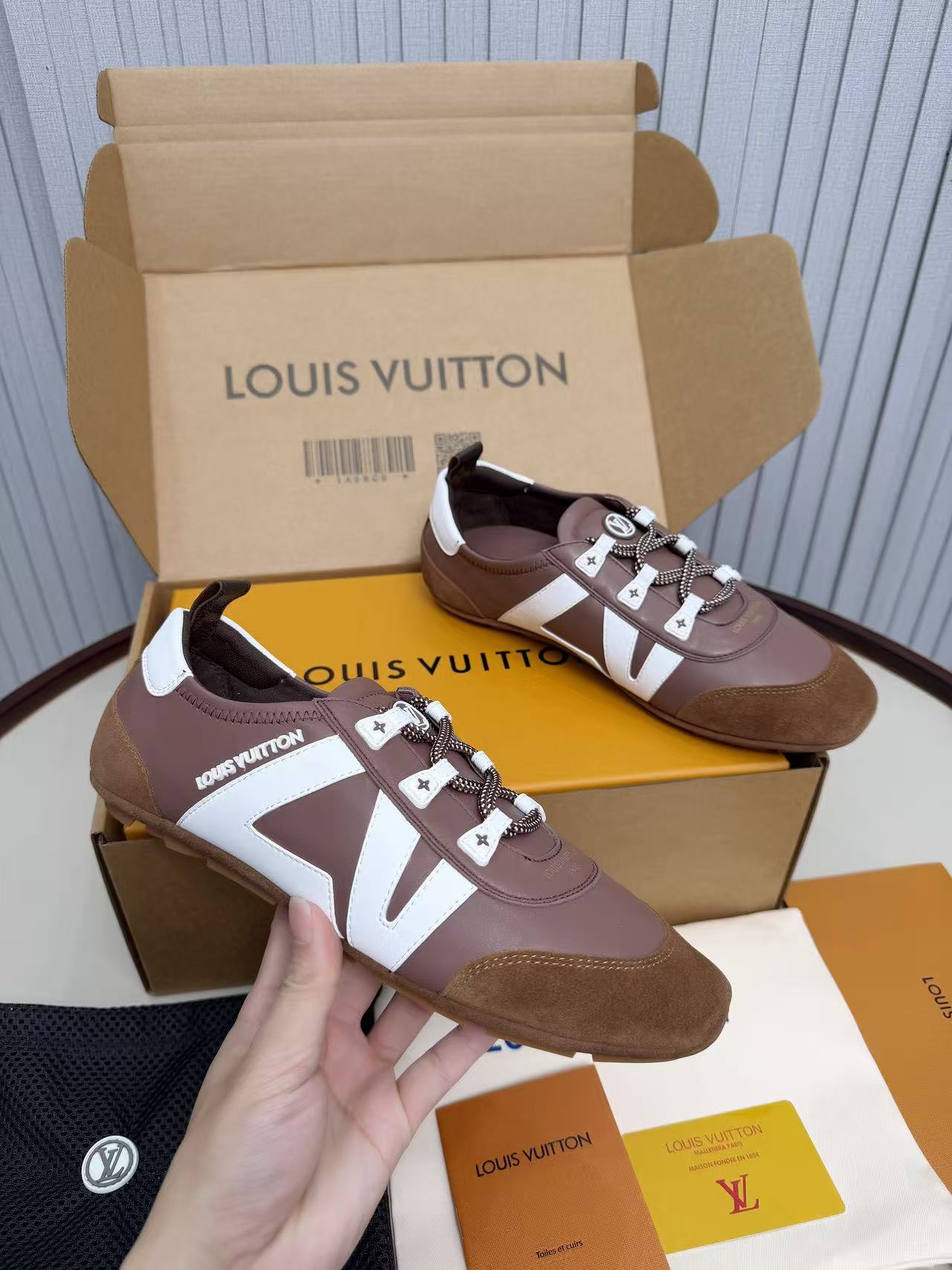 LV shoe