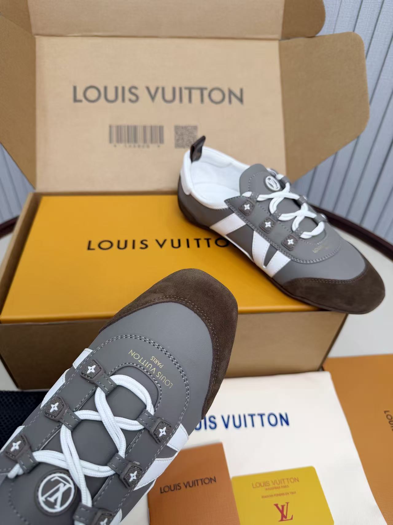 LV shoe