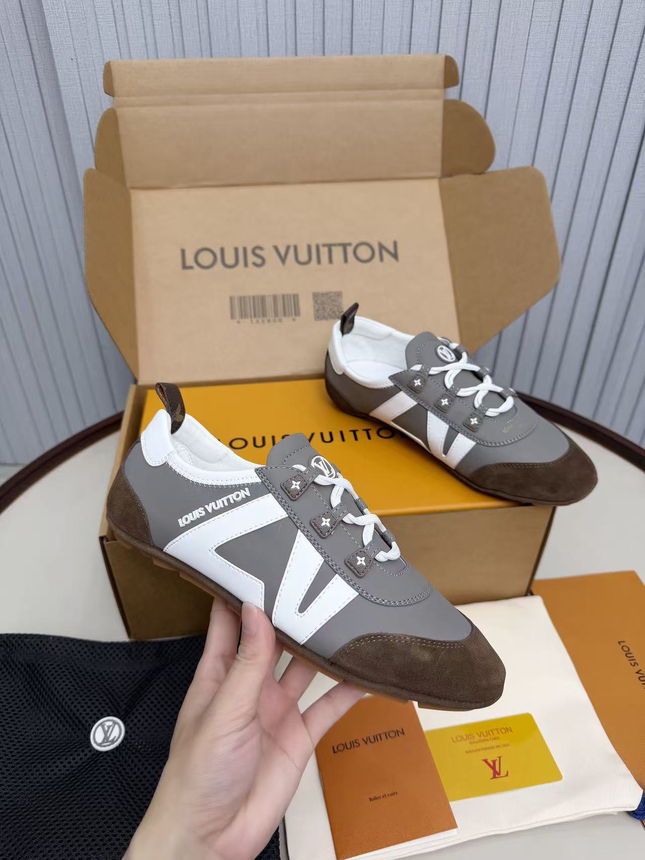 LV shoe