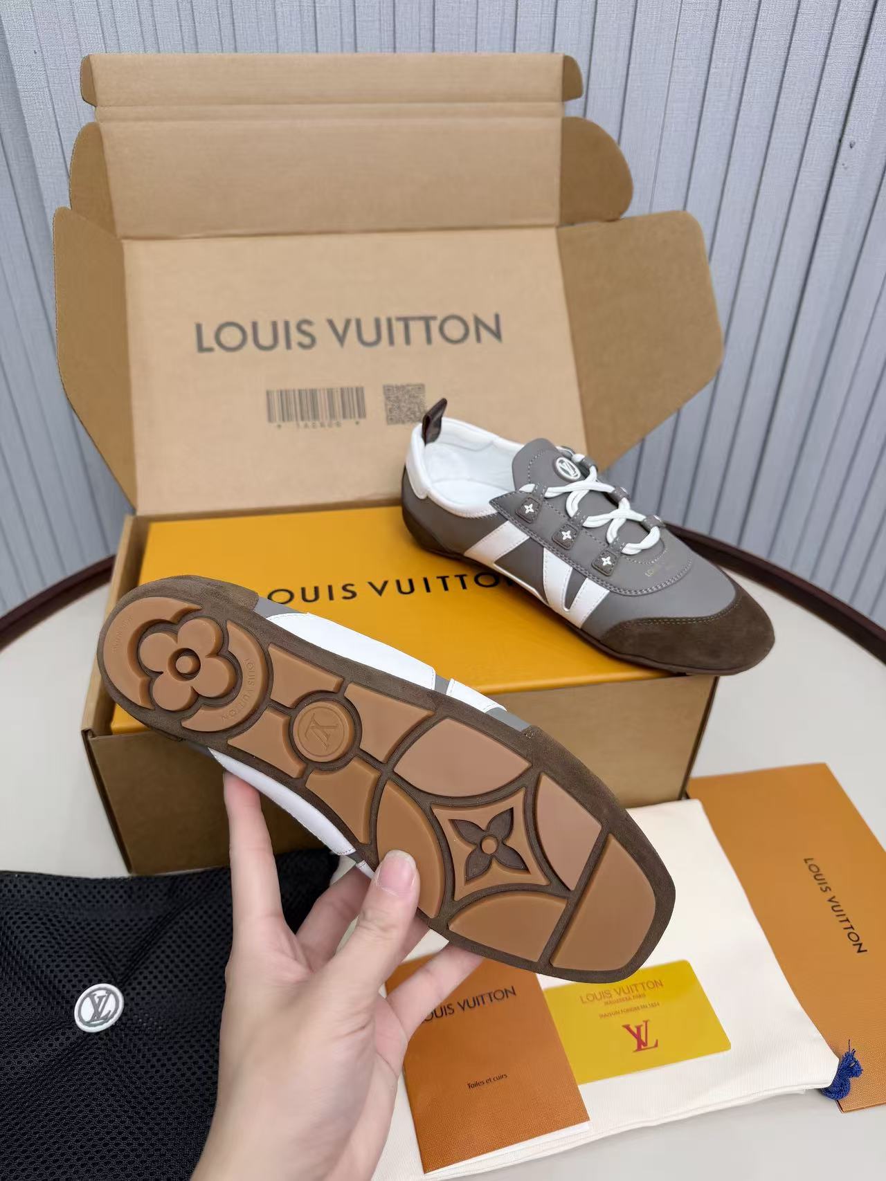 LV shoe