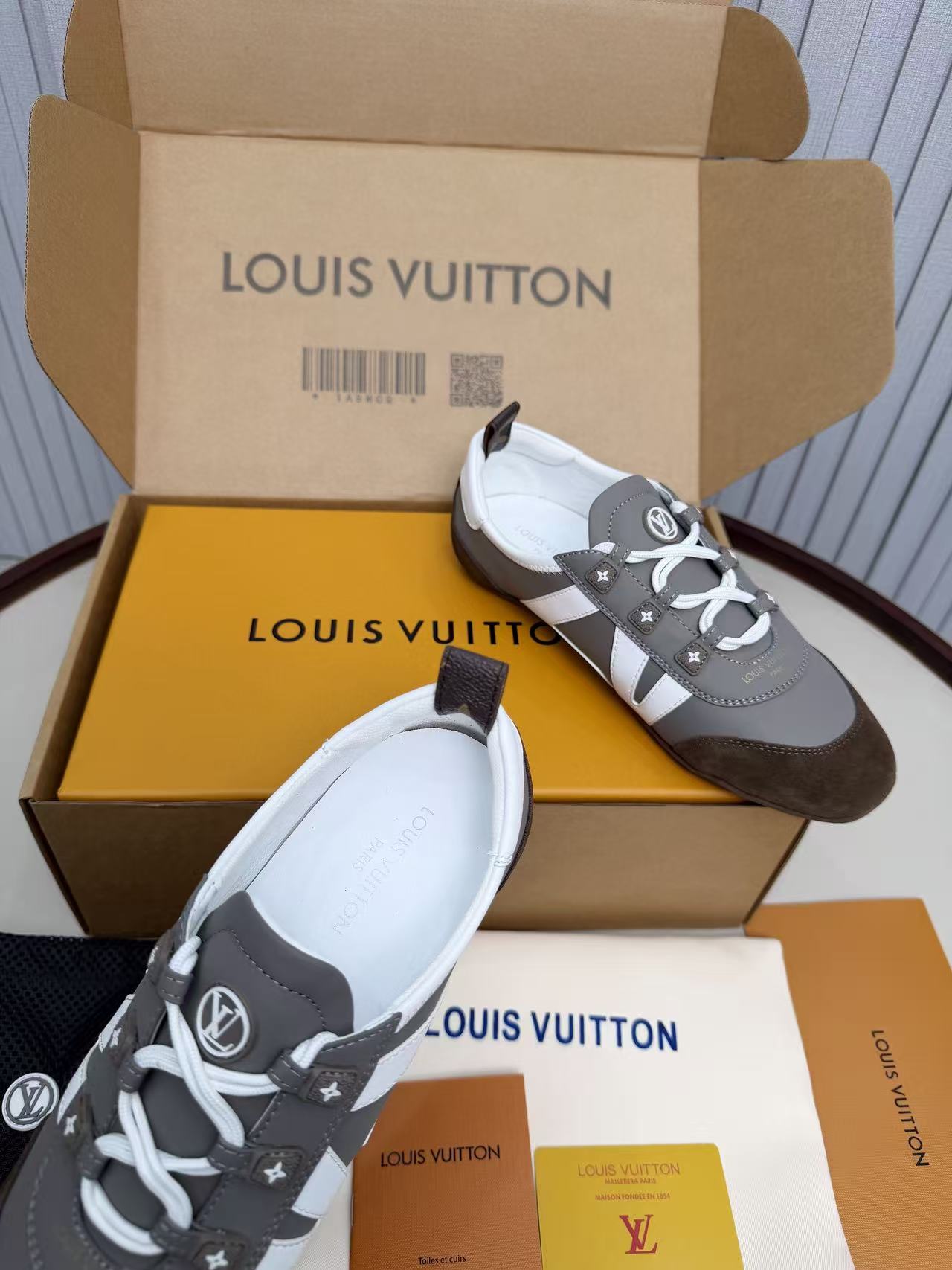 LV shoe