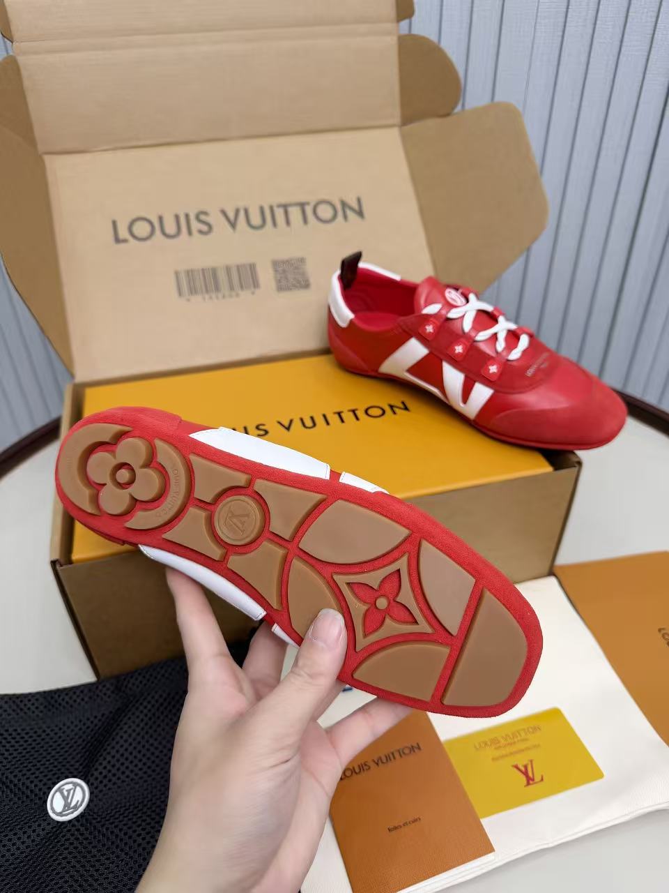 LV shoe